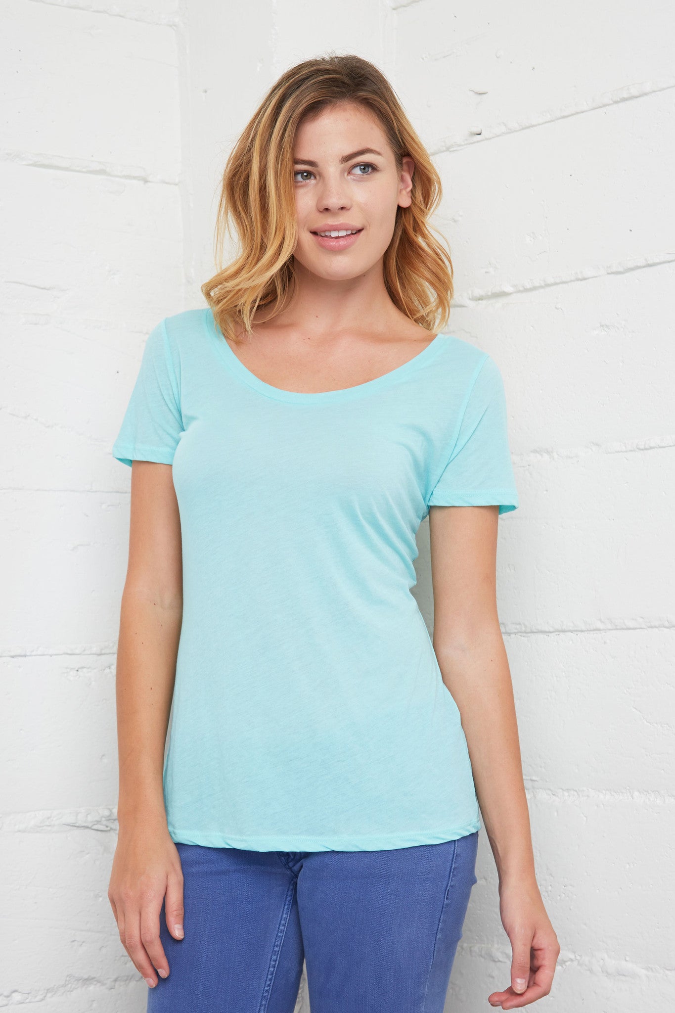 6030 Boutique Scoop Neck